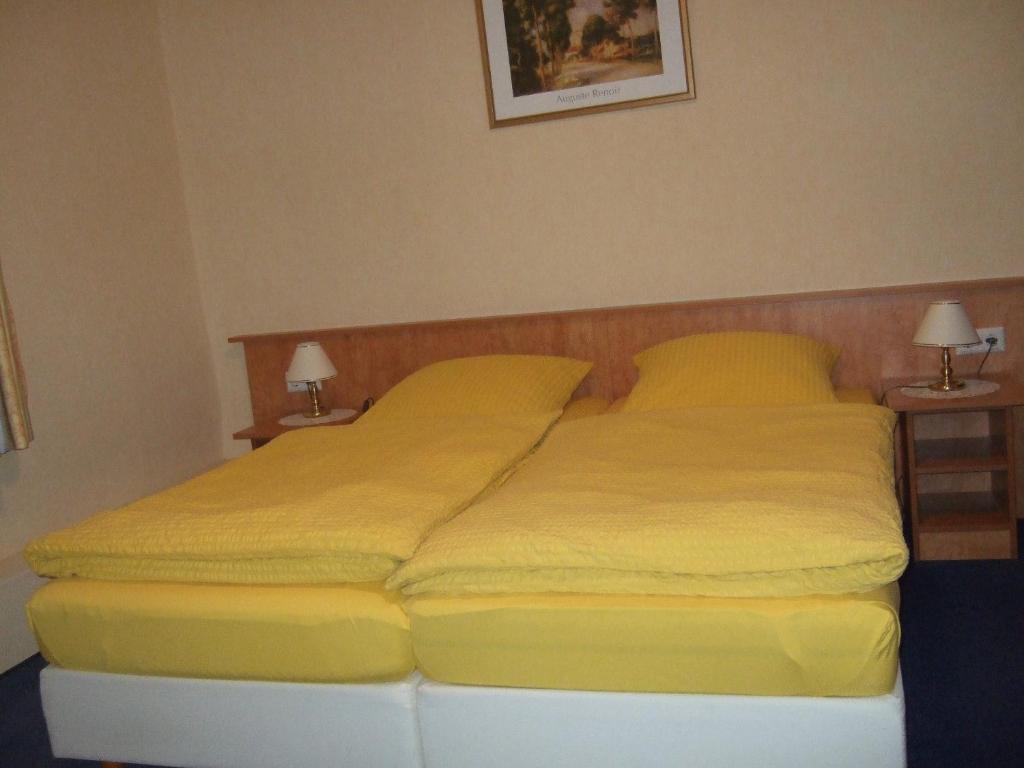 Brauhaus Zils Brau Hotel Restaurant Fohren Chambre photo